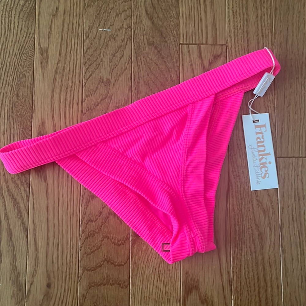 FRANKIES BIKINIS HOT PINK BIKINI BOTTOMS NWT